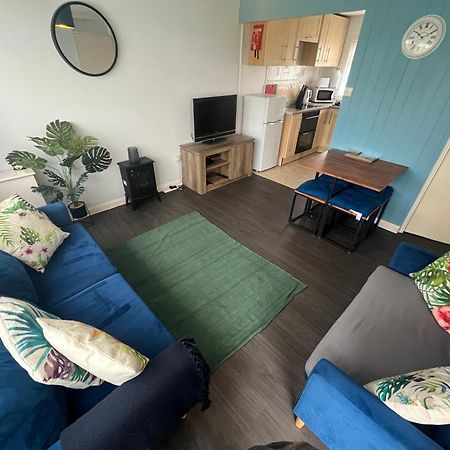 Macs Shack: Beachside Pet-Friendly Chalet with Entertainment Great Yarmouth Exterior photo