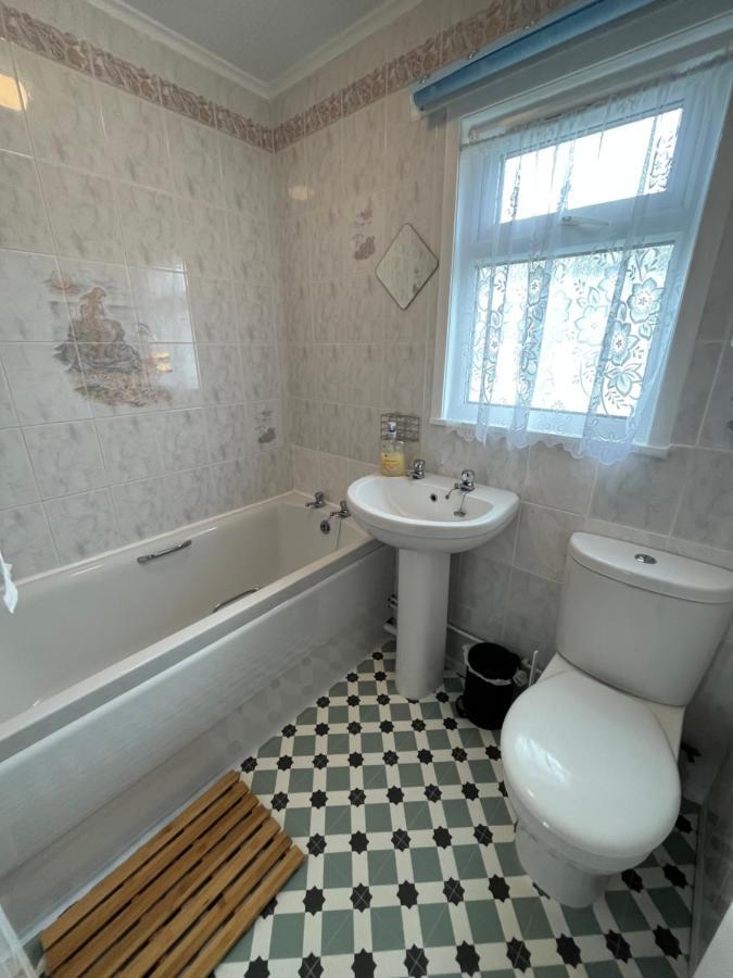 Macs Shack: Beachside Pet-Friendly Chalet with Entertainment Great Yarmouth Exterior photo