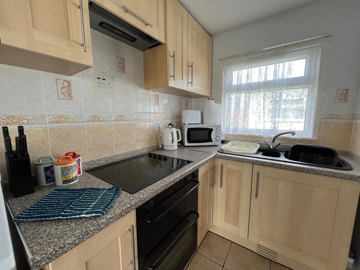 Macs Shack: Beachside Pet-Friendly Chalet with Entertainment Great Yarmouth Exterior photo