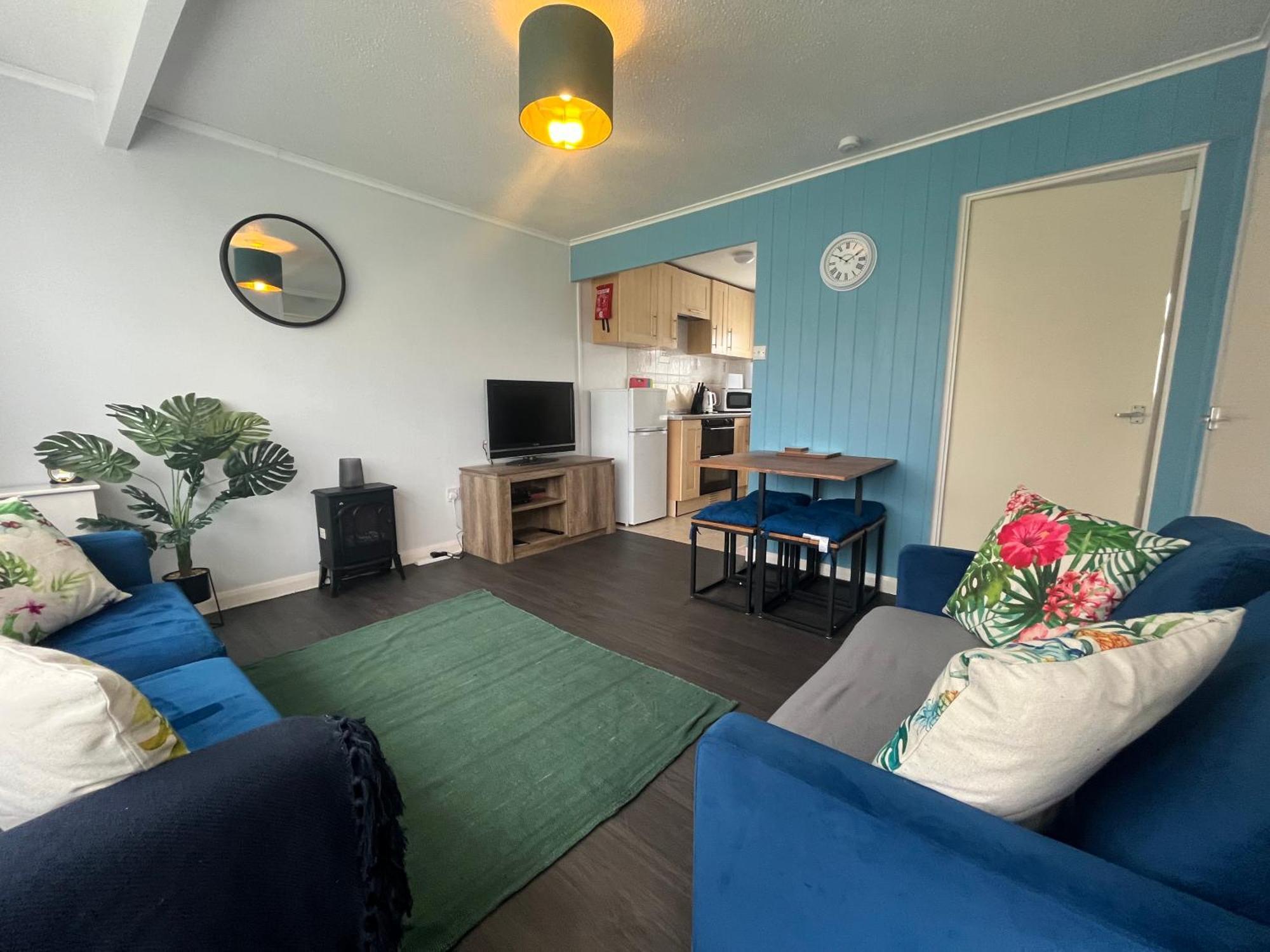 Macs Shack: Beachside Pet-Friendly Chalet with Entertainment Villa Great Yarmouth Exterior photo